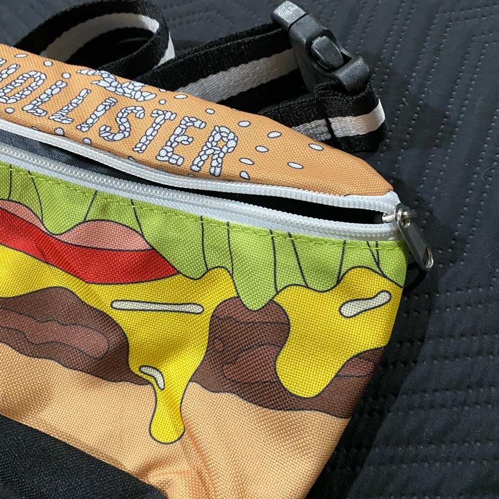 NWOT Hollister Hamburger Fanny Pack - Picture 4 of 5